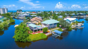 Perfect 4 Bed, 3 Bath Beach House with Heated Pool and Dock